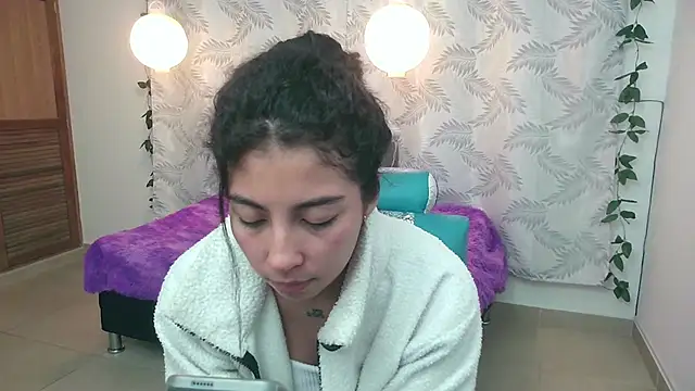 Mya paris online show from January 26, 2025, 5:45 am