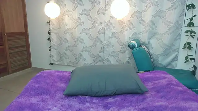 Mya paris online show from February 5, 2025, 1:58 am