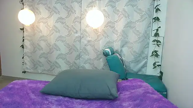 Mya paris online show from February 5, 2025, 4:59 am