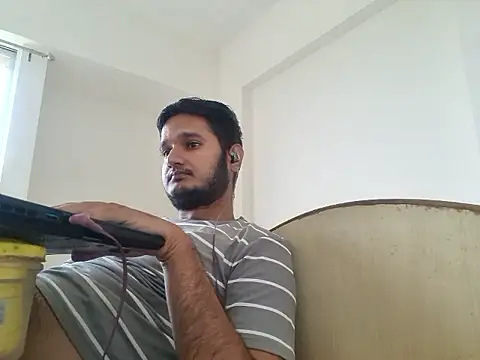 Snapshot of Jonrobinso chatting on May 24, 2026, 5:23 am Jonrobinso online show from May 24, 2026, 5:23 am