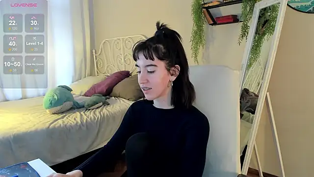 Snapshot of Belle_Via chatting on January 19, 2025, 9:11 am Belle Via online show from January 19, 2025, 9:11 am