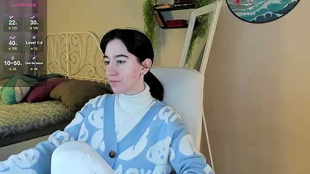 Snapshot of Belle_Via chatting on January 23, 2025, 5:35 am Belle Via online show from January 23, 2025, 5:35 am