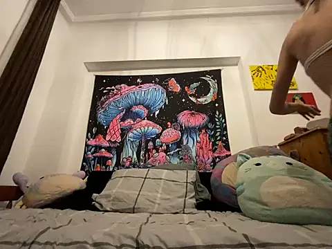 Snapshot of EmilyCleeveland chatting on February 26, 2025, 7:38 pm EmilyCleeveland online show from February 26, 2025, 7:38 pm