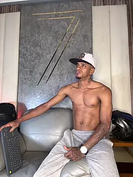 Snapshot of AaronCruz_ chatting on May 19, 2026, 11:00 pm AaronCruz online show from May 19, 2026, 11:00 pm