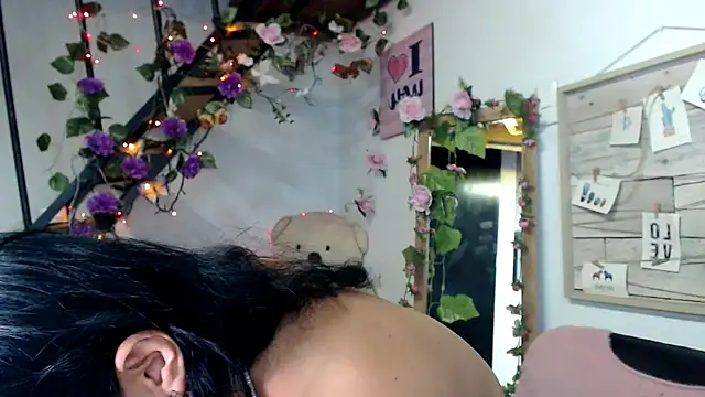 luna sky83 online show from February 24, 2026, 7:17 am