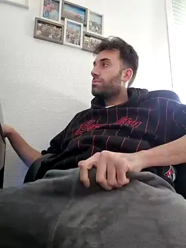 Snapshot of espanolmadrid chatting on December 27, 2024, 2:43 pm espanolmadrid online show from December 27, 2024, 2:43 pm