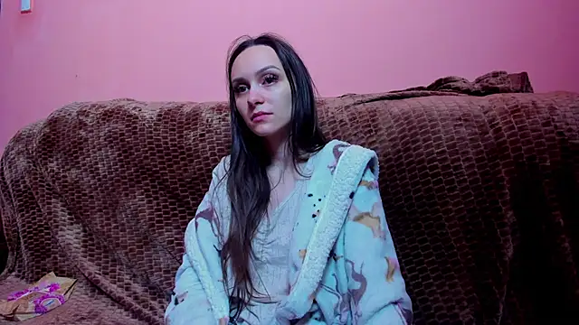 Snapshot of AlmaQueen chatting on December 7, 2024, 5:26 am AlmaQueen online show from December 7, 2024, 5:26 am