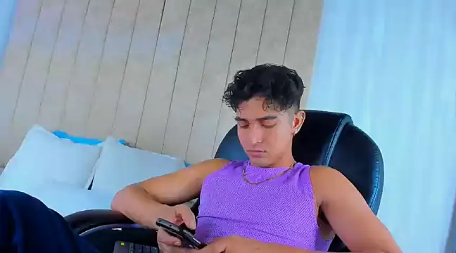 Muichiro tokito1 online show from March 5, 2025, 3:40 am