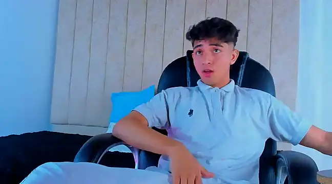 Muichiro tokito1 online show from March 16, 2025, 4:30 am