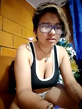 Snapshot of NovaGlitz chatting on December 14, 2024, 12:33 am NovaGlitz online show from December 14, 2024, 12:33 am