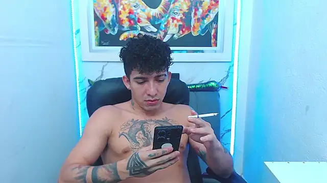 targuerian22 online show from October 14, 2025, 10:43 pm