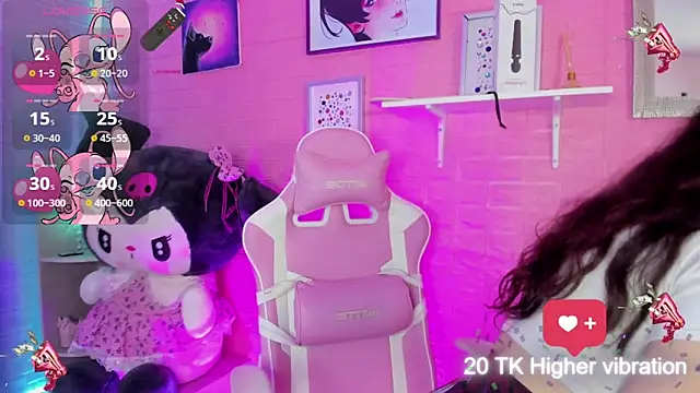 hanna  azumi online show from October 16, 2025, 3:29 am