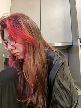 Snapshot of ChloesTem chatting on November 18, 2025, 5:06 pm ChloesTem online show from November 18, 2025, 5:06 pm