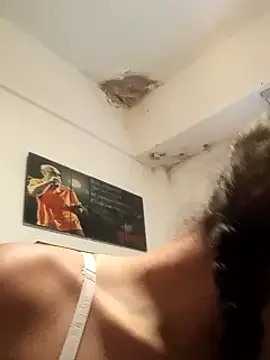 Snapshot of Zairaisak chatting on February 5, 2025, 10:22 pm Zairaisak online show from February 5, 2025, 10:22 pm