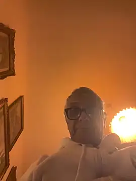 4n4l1zz4m1 online show from December 16, 2025, 6:35 pm