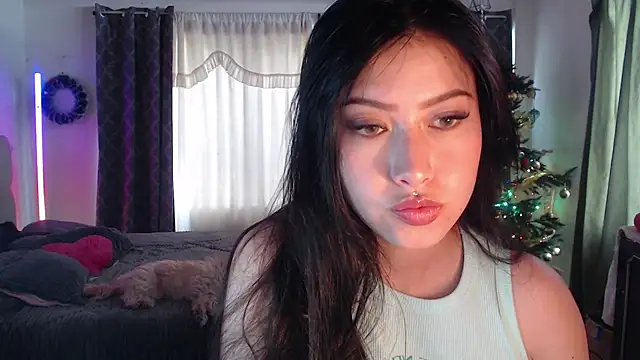 Snapshot of Emilyswan04 chatting on December 17, 2024, 6:42 pm Emilyswan04 online show from December 17, 2024, 6:42 pm