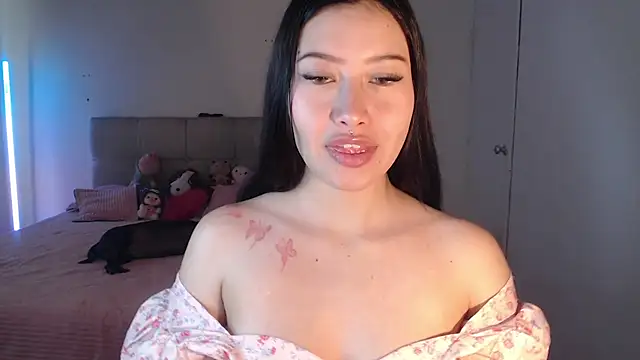 Snapshot of Emilyswan04 chatting on January 8, 2025, 5:05 pm Emilyswan04 online show from January 8, 2025, 5:05 pm