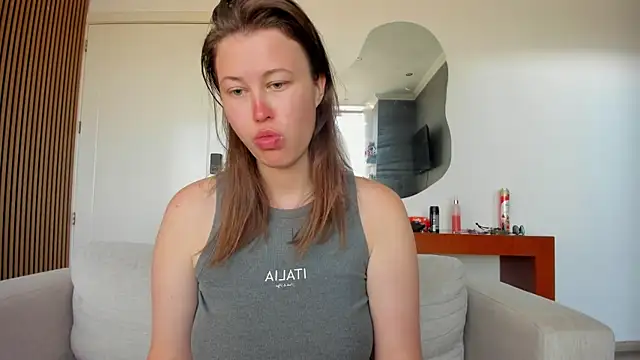 jessica tenderly online show from December 3, 2025, 3:21 pm