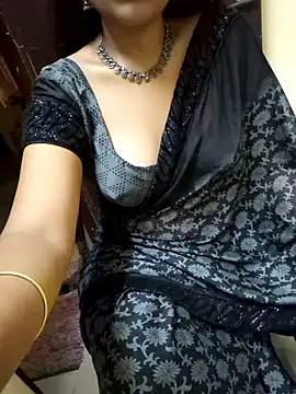 Snapshot of Roja-Telugu777 chatting on February 13, 2025, 11:06 am Roja-Telugu777 online show from February 13, 2025, 11:06 am