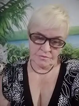 VioletSweet566 online show from December 8, 2024, 3:45 pm