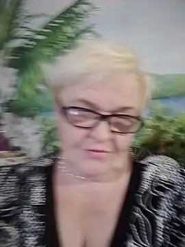 VioletSweet566 online show from December 10, 2024, 8:16 pm