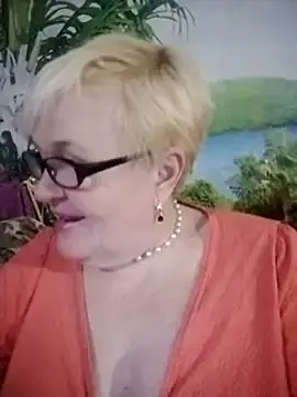 VioletSweet566 online show from December 11, 2024, 5:26 pm