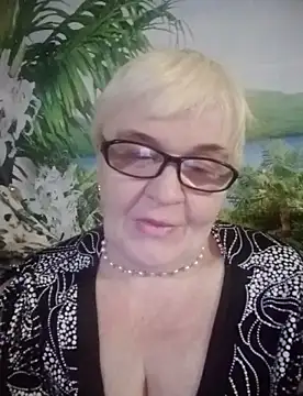 VioletSweet566 online show from February 2, 2025, 7:57 pm