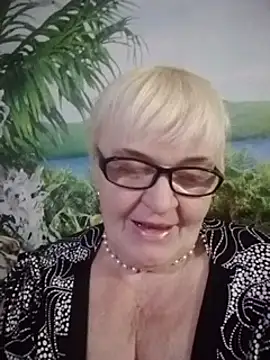 VioletSweet566 online show from February 5, 2025, 7:31 pm