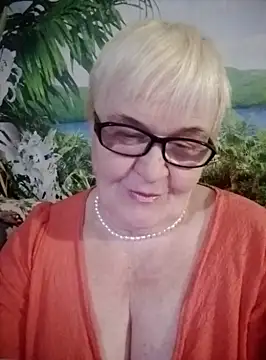 VioletSweet566 online show from February 12, 2025, 10:15 pm