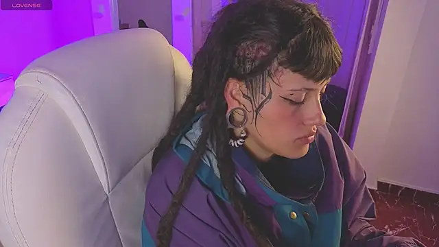  sharlotte777 online show from March 7, 2026, 5:15 am