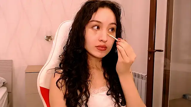 Ann  Cute online show from December 18, 2025, 6:41 am