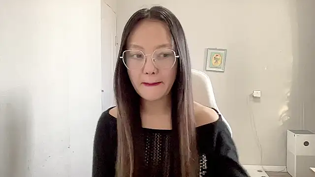 Risalynn online show from February 6, 2025, 3:27 am