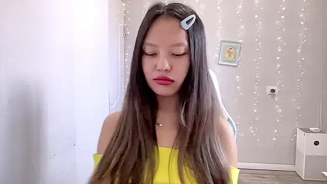 Risalynn online show from March 14, 2025, 6:21 am