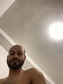 Snapshot of islandvybee55 chatting on December 17, 2024, 8:23 am islandvybee55 online show from December 17, 2024, 8:23 am