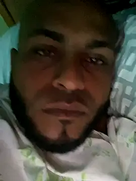 Snapshot of islandvybee55 chatting on September 28, 2025, 6:19 am islandvybee55 online show from September 28, 2025, 6:19 am