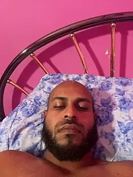 islandvybee55 online show from February 25, 2026, 2:43 am