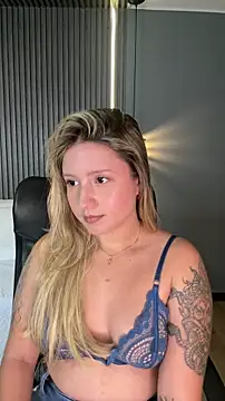 MiaPetit  online show from November 6, 2025, 12:00 am