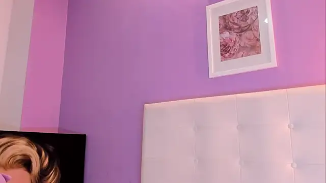 Snapshot of Charlotte11-11 chatting on April 6, 2026, 3:13 pm Charlotte11-11 online show from April 6, 2026, 3:13 pm