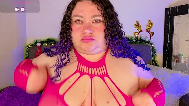 lunitaa0 online show from December 18, 2025, 3:01 am