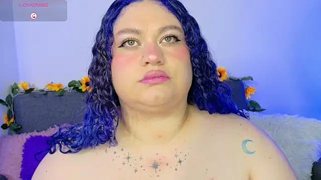 lunitaa0 online show from March 21, 2026, 3:44 am