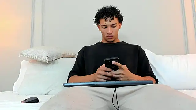 Dominick star online show from December 17, 2024, 3:17 am