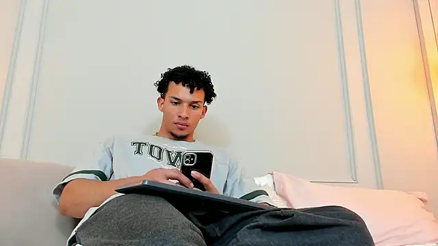 Dominick star online show from January 16, 2025, 9:27 am