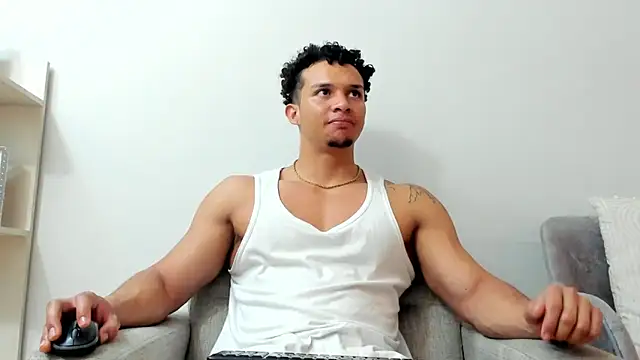 Dominick star online show from February 5, 2025, 4:27 am