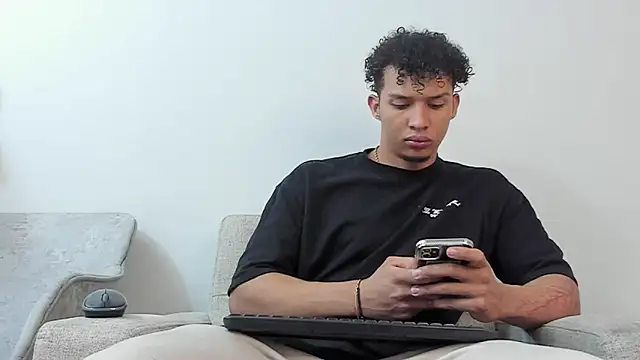 Dominick star online show from March 21, 2025, 3:44 am