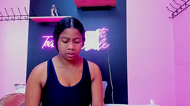 Sofi Fox  online show from March 22, 2025, 1:19 pm