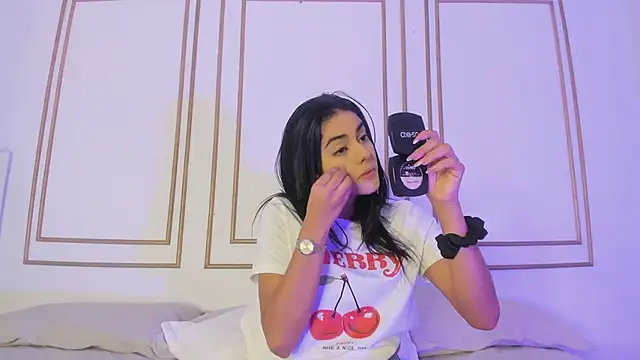 natalia aguirre1 online show from February 20, 2025, 12:36 pm