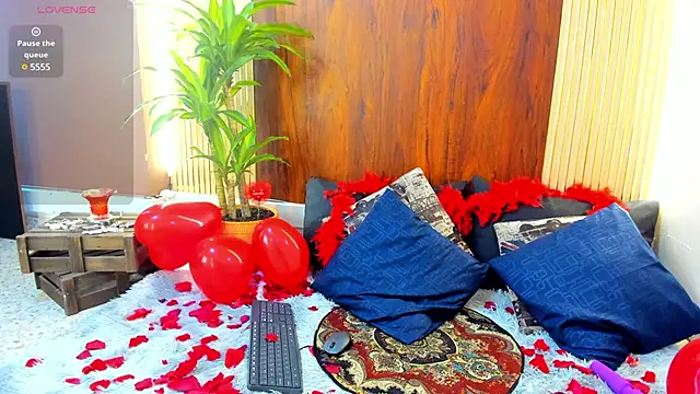 VickyJohnson1 online show from February 14, 2025, 8:37 pm