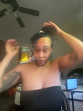 loveluna8 online show from February 13, 2026, 2:24 pm