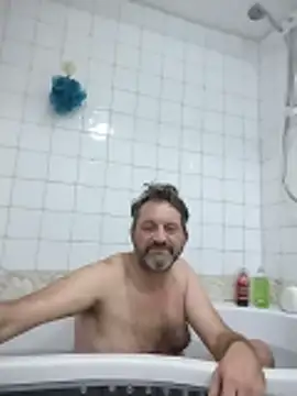 Snapshot of Vernalot_76 chatting on November 16, 2025, 5:51 pm Vernalot 76 online show from November 16, 2025, 5:51 pm