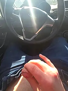 Titanhoott online show from March 4, 2025, 10:24 am